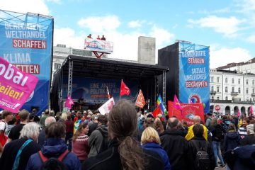 G20-Protestwelle auf dem Hamburger Rathausmarkt