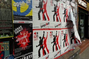 Plakate der jungen Welt am 4. Juli 2017 in Hamburg