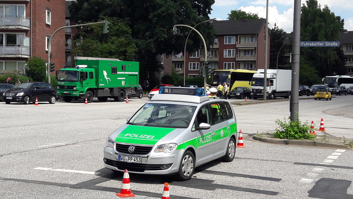 Polizeisperren an der Fuhlsbüttler Straße in Hamburg am 6. Juli 2017